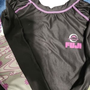 Fuji sports long sleeve rashguard small